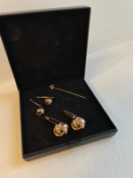 Sæt med manchetknapper, brystknapper og reversnål